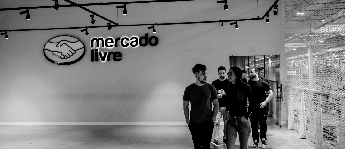 Gabriel Bollico em conversa com mentorados e representantes da diretoria do Mercado Livre, discutindo melhorias nas operações para sellers.