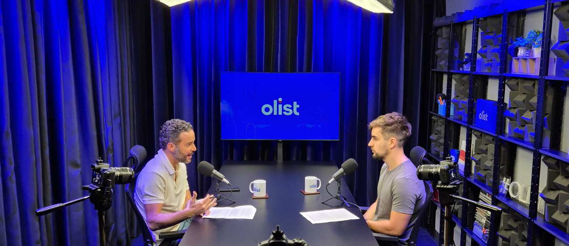 Gabriel Bollico em conversa com o CEO da Olist durante episódio do podcast Ecommerce Puro, discutindo soluções para escalar operações de e-commerce.